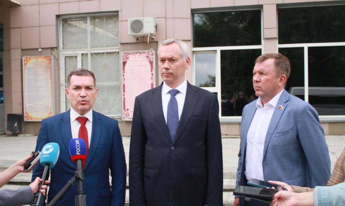 Задачи в сфере ЖКХ – в приоритете  На мерах по повышению устойчивости системы теплоснабжения акцентировал внимание депутат Законодательного Собрания Новосибирской области Дмитрий Козловский во время рабочей поездки в Ленинский район Новосибирска.  Подробнее читайте на официальном сайте Законодательного Собрания.