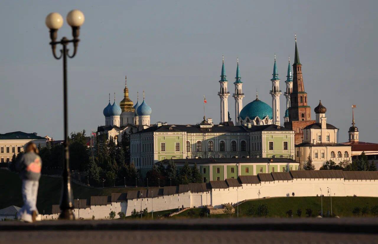 Татарстан занял вторую строчку в рейтинге инновационного развития регионов России  Республика поднялась на 4 позиции по показателям «Научно-технический потенциал» и «Экспортная активность». Это позволило региону вернуться в тройку лидеров рейтинга, где первое место заняла Москва, а третье — Нижегородская область. В прошлом году Татарстан находился на 5 месте.   В основу рейтинга легли показатели, отражающие уровень инновационной активности, научно-технического развития, экспортного потенциала и качество региональной политики.    KazanFirst     в бот