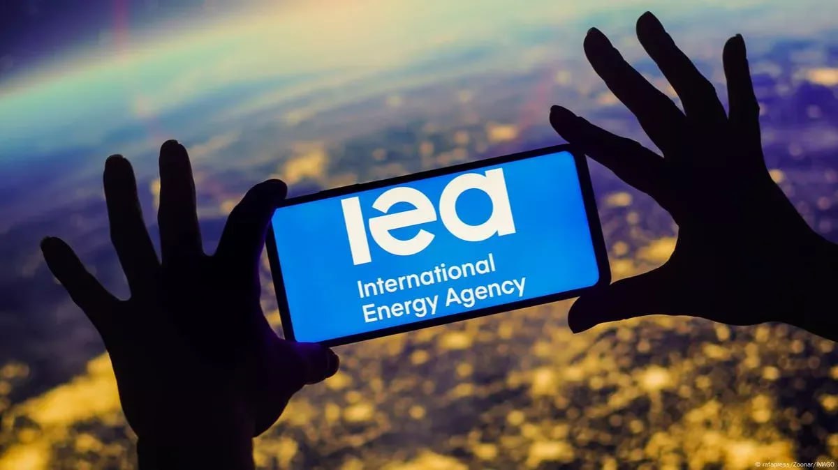 США вновь пригрозили выйти из Международного энергетического агентства если не сократят свою деятельность по защите климата и не сосредоточатся на энергетической безопасности Министр энергетики США Крис Райт заявил что агентство должно завершить реформы чтобы США оставались его долгосрочным членом jkinvest news jkinvest