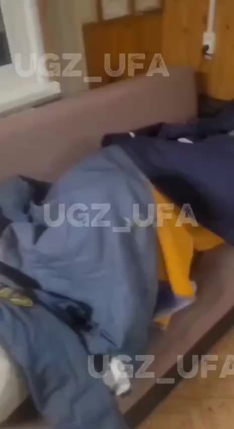 Спасатели эвакуировали пятерых мужчин с дрейфующей лодки на Красноярском водохранилище