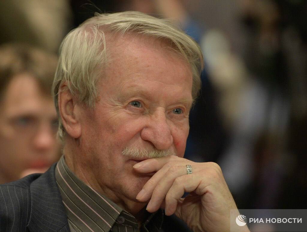 Умер народный артист России Иван Краско. Об этом сообщил депутат заксобрания Санкт-Петербурга Александр Ржаненков. Артисту было 94 года. Ранее он попал в больницу.