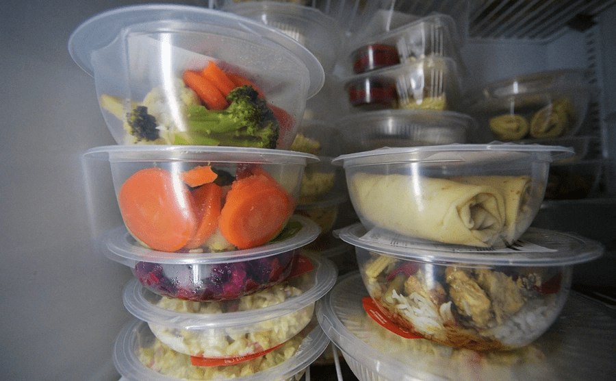 Рестораторы пожаловались на разницу требований при продаже готовой еды к общепиту и торговым сетям занимаются они одним и тем же но к ритейлу относятся не так строго По их мнению нужно ввести единое для всех регулирование vc ru food 2597357