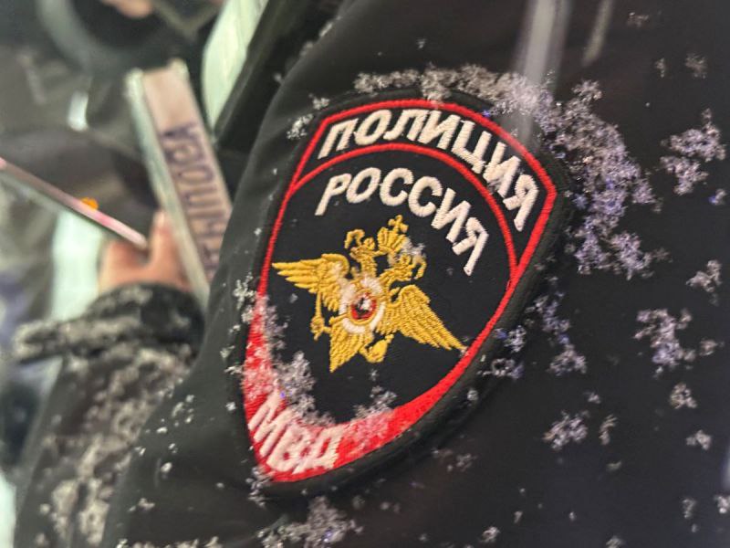 До семи лет тюрьмы грозит колымчанке за пьяное ДТП в котором серьезно пострадала пассажирка Сотрудниками ДПС было установлено что 32 летняя водитель внедорожника Тойота Ленд Крузер Прадо не выбрала безопасную скорость движения не справилась с управлением и совершила наезд на световую опору повредив ее В результате дорожно транспортного происшествия находившаяся в салоне автомобиля пассажирка 1994 г р получила телесные повреждения и была доставлена в медицинское учреждение   vmagadanpress com до семи лет тюрьмы грозит колымчанке з 2