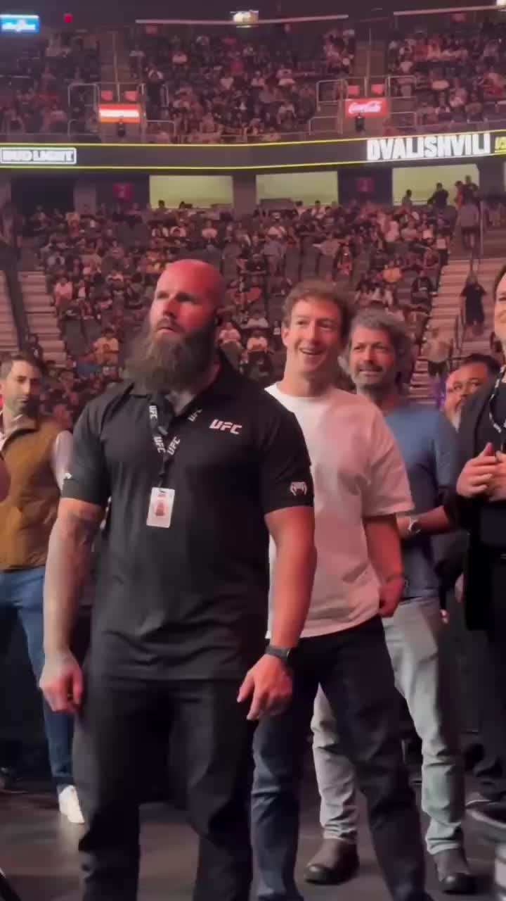 Марк Цукерберг на турнире UFC в часах стоимостью 2,5 миллиона долларов