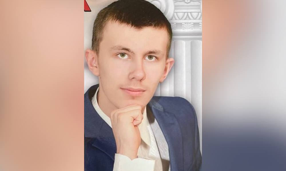 В Омской области пропал 16-летний подросток Как сообщает ПСО «ДоброСпас» пропавшего зовут Корнеев Даниил. 9 июня он вышел из дома на ул. Лесная в селе Красноярка Омского района и с тех пор его местонахождение неизвестно. Подросток был одет в футболку цвета хаки, темные спортивные штаны и черные сланцы. Тех, кто что-либо знает о местонахождении пропавшем, просят сообщить об этом по номеру 8-999-470-10-08 или 102.