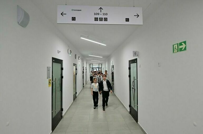 Автоматы со здоровой едой могут стать альтернативой школьным столовым В Минпросвещения поддержали идею продавать полезные снеки в вендинговых аппаратах.