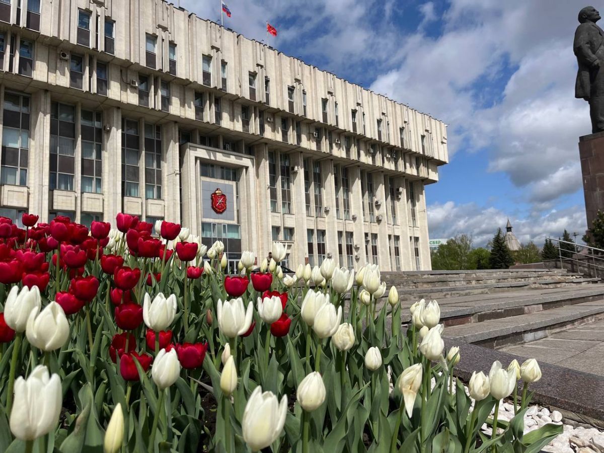 В Тульской области появилось объединенное министерство культуры и туризма     В правительстве Тульской области объединили министерства туризма и культуры. Соответствующий указ об изменениях в составе правительства подписал Дмитрий Миляев.  ↗  Прислать новость   Подписаться