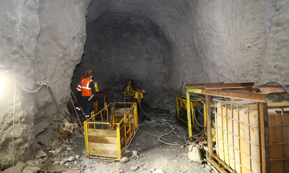 Норникель приступил к строительству нового горизонта на шахте Глубокая рудника Скалистый Это один из ключевых этапов развития шахты которая в перспективе будет давать до 2 2 млн т руды в год GMKN jkinvest news jkinvest