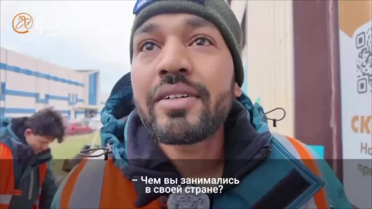 Бывший разработчик Microsoft из Индии работает дворником в Санкт-Петербурге