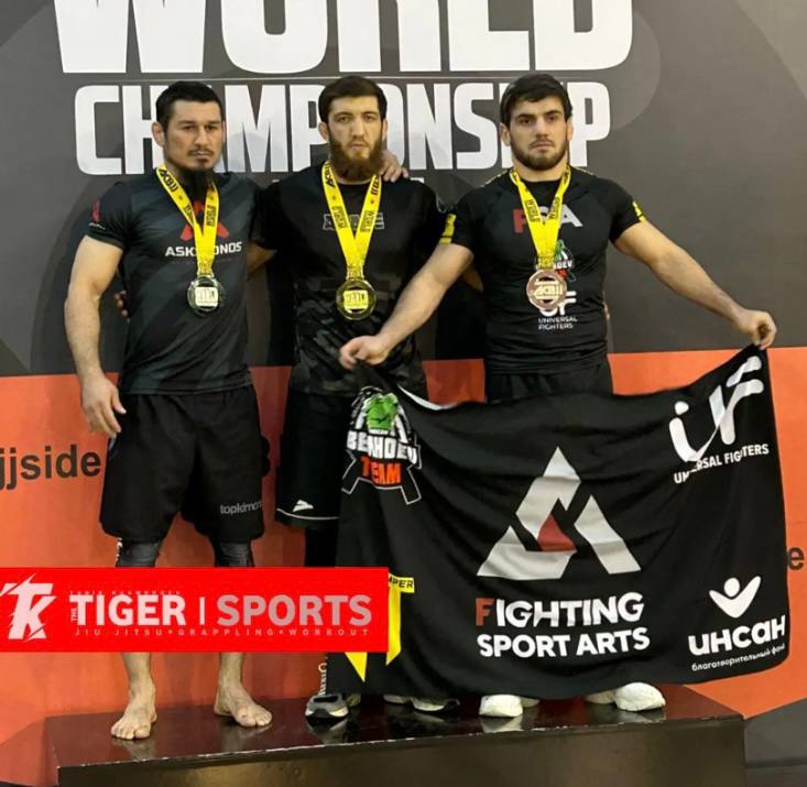 ‍ ‍  Ингушские джитсеры триумфально выступили на Чемпионате Мира «ACBJJ WORLD OPEN 2024» в Красногорске  С 17 по 22 декабря 2024 года в Красногорске, в Спорт Арене «АКВАРИУМ», прошел Чемпионат Мира по Джиу-Джитсу «ACBJJ WORLD OPEN CHAMPIONSHIP GI & NO-GI 2024».  Ингушские джитсеры показали впечатляющие результаты, завоевав 5 золотых, 8 серебряных и 8 бронзовых медалей, сообщил газете «Ингушетия» спортивный обозреватель Тагир Хамхоев.  Особое внимание заслуживает Ислам Хазбиев, ученик Абдул-Бари Гусейнова из команды «STRELA TEAM», который стал двойным золотым призёром в весовой категории до 65 кг среди подростков в GI и в абсолютной весовой категории. Рустам Мациев из «GYMNASIUM TEAM» завоевал золото в категории до 85 кг среди пурпурных поясов в NO-GI. Денни Нальгиев, представляющий «AGATE TEAM» из Казани, стал золотым призёром в категории до 40 кг среди подростков в NO-GI и серебряным в GI.  Алихан Гагиев и Аслан Мурзабеков, ученики из зала «MAGAS BJJ», также внесли свой вклад в успех команды, завоевав золото и бронзу в своих категориях. Илез Хашагульгов из зала «BRASA RUSSIA» стал тройным серебряным призёром в различных категориях, демонстрируя высокий уровень мастерства.  Команда «BADR JIU-JITSU» также привезла домой несколько медалей благодаря усилиям Лом-Али Мержоева и Ислама Евкурова. Умар Арцыгов из «GOJIRA JIU-JITSU ACADEMY» и воспитанники «AGATE TEAM» также отличились на этом чемпионате, завоевав серебряные и бронзовые медали.   ПОДПИСАТЬСЯ  ПРЕДЛОЖИТЬ НОВОСТЬ