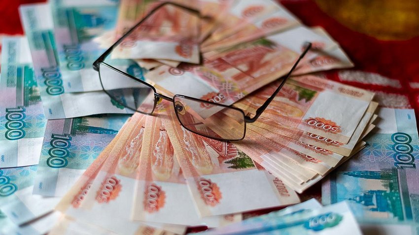 69% жителей Челябинска хотят попробовать новые форматы благотворительности В Челябинске безвозмездную помощь уже оказывают 58% жителей. При этом на выбор социальных проектов и фондов влияет прозрачность их расходов и отчетность, выяснили аналитики «Авито» в рамках собственного исследования. Каждый второй из всех участвующих в благотворительности совершает материальные пожертвования, 16% помогают «действиями»: вовлечены в волонтерство, участвуют в благотворительных проектах, оказывают информационную поддержку. 34% совмещают оба формата. Примечательно, что челябинцы в два раза чаще, чем в среднем жители России, оказывают информационную поддержку фондам и покупают благотворительную продукцию.