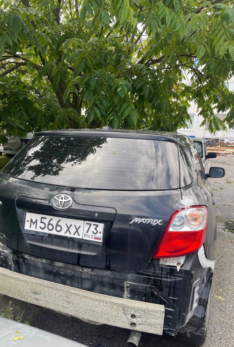 Суд конфисковал автомобиль ульяновца повторно управлявшего машиной в пьяном виде Как сообщили в прокуратуре 49 летний мужчина был остановлен сотрудниками ДПС в состоянии алкогольного опьянения 14 ноября 2024 года возле одного из домов на улице Минаева Ранее он уже привлекался к ответственности за отказ от медосвидетельствования Суд признал ульяновца виновным по уголовной статье и приговорил к 320 часам обязательных работ лишил прав на 2 года и конфисковал автомобиль в доход государства Подписаться на chpulsk