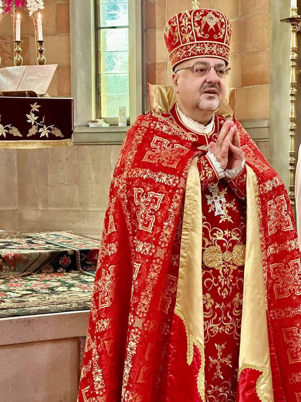 К мятежным иерархам Армянской Апостольской церкви примкнул архимандрит Гусан Алчанян из Швейцарии Местоблюститель главы Швейцарской епархии ААЦ заявил в соцсетях что поддерживает подписанную дорожную карту по Церкви а также приветствует активное участие в процессе премьера Армении Ответ Пашиняна не заставил себя долго ждать вскоре в его соцсетях появилось сообщение о почтении в отношении архимандрита Алчаняна SputnikARM