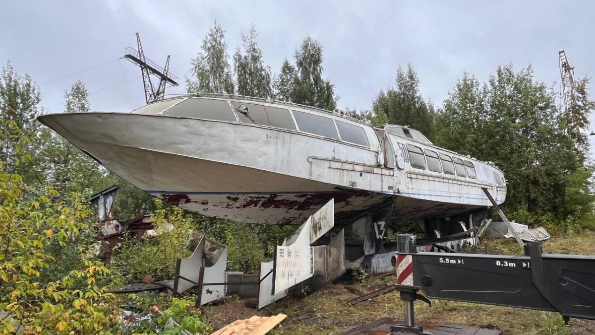 В Прикамье планируют восстановить пассажирское судно Метеор 231 на ремонт которого готовят 171 млн рублей Подрядчику предстоит заменить обшивку и остекление установить новую навигацию аварийно спасательное оборудование и систему видеонаблюдения Судно построено в 1988 году в Зеленодольске и рассчитано на 123 пассажиров Работы должны завершить до 20 октября 2026 года Деловые новости и политика Перми подписаться