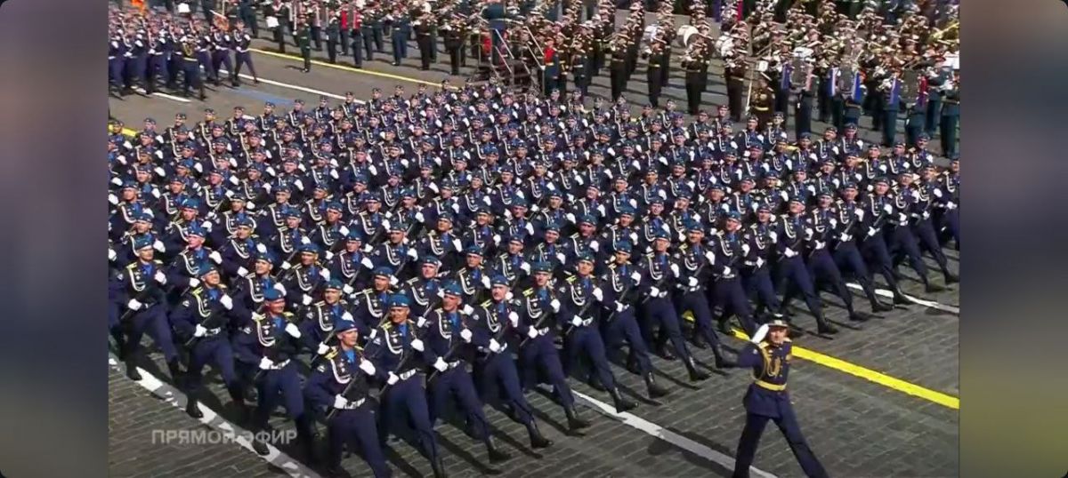 Воронежскую военно-воздушную академию наградили орденом Александра Невского О присвоении учреждению почетной награды стало известно во время парада Победы в Москве - об этом объявили в рамках эфира. Орден академия получит за заслуги по обеспечению безопасности и укрепления обороноспособности страны, подготовку военных кадров. ↗ Прислать новость Подписаться