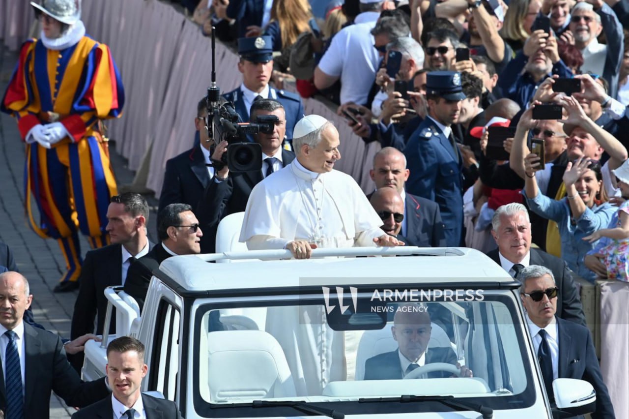 Папа Римский Лев XIV во время своего апостольского визита в Турцию 30 ноября в праздник Святого апостола Андрея Первозванного посетит Армянскую Апостольскую Святую Церковь Как сообщает Арменпресс со ссылкой на пресс службу Святого Престола в ходе визита Его Святейшество примет участие в молитве которая включена в программу Папы как символический шаг христианской солидарности и экуменического диалога Визит Папы состоится в рамках празднования 1700 летия Первого Вселенского Никейского собора годовщина которого считается одной из ключевых дат в истории Вселенской христианской церкви