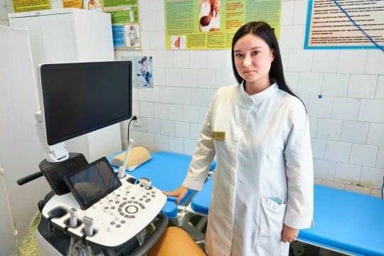 В Серафимовичской районной больнице установлено новое оборудование     Диагностическое оборудование и мебель поступили в ЦРБ в рамках нацпроекта Семья и региональной программы Охрана материнства и детства в отделение женской консультации Что появилось Современные аппараты УЗИ Мониторы для КТГ Многофункциональные гинекологические кресла и мебель Это позволит повысить точность диагностики улучшить наблюдение за течением беременности и создать ещё более комфортные условия для пациенток и врачей