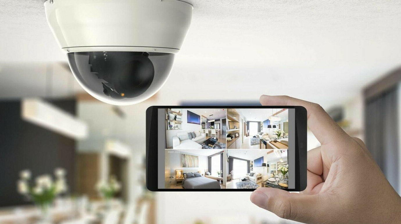 Массовый взлом камер в Корее хакеры заработали миллионы на продаже секс видео Четверо хакеров в Южной Корее получили доступ к 120 тысячам домашних камер и заработали миллионы вон на продаже интимных видео жертв передает ArbatMedia   Прислать новость