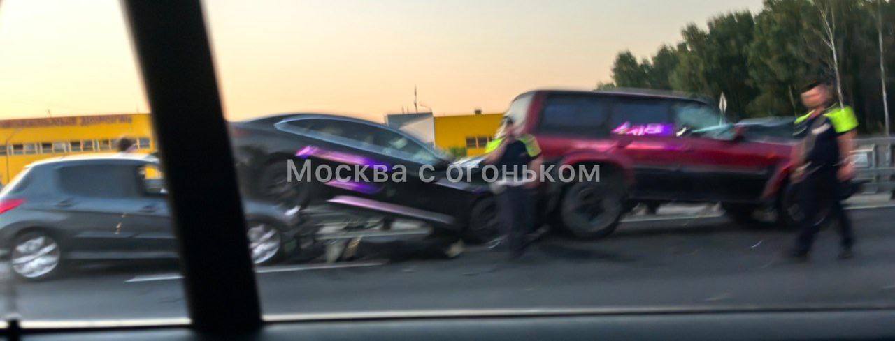 Крупная авария на Киевском шоссе Подписаться Прислать новость