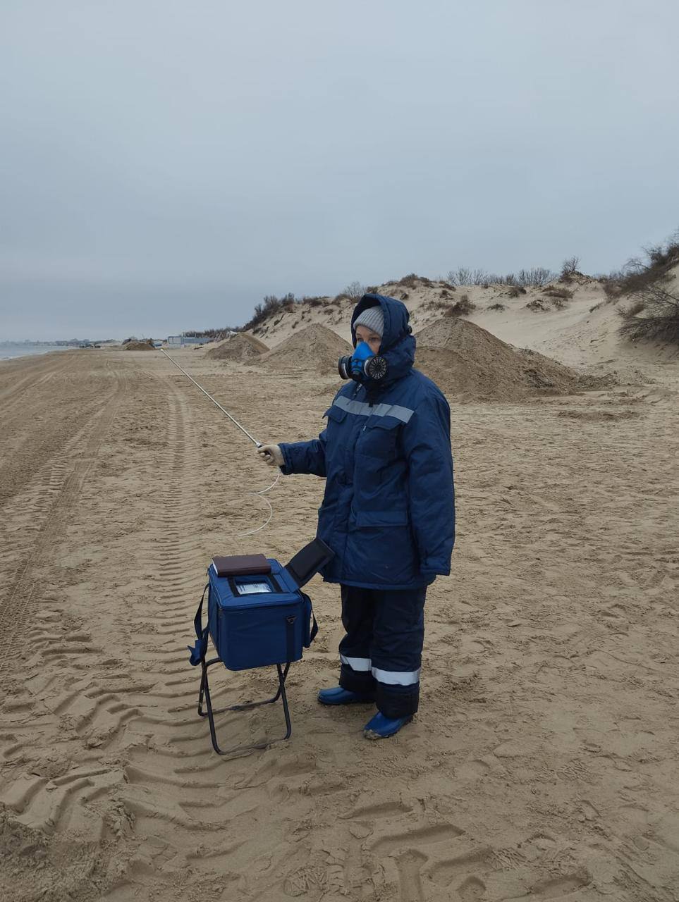 Вода и воздух в Анапе безопасны для жителей — Роспотребнадзор     Состояние питьевой воды в местах водозаборов и воздуха в районе жилой застройки Анапы соответствуют санитарным нормам.   За все время ЧС были отобраны 104 пробы воздуха, и 78 – воды.  Фото: оперативный штаб Кубани