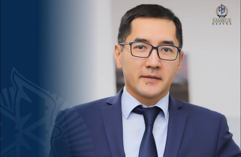 Адилбек Умралиев стал председателем правления авиакомпании Vietjet Qazaqstan Председателем правления казахстанской авиакомпании АО Qazaq Air Vietjet Qazaqstan назначен Адилбек Умралиев Он имеет 18 лет опыта работы из них более 15 лет в транспортно коммуникационной сфере Получил степень магистра делового администрирования МВА по специальности Международный бизнес в Европейском университете Швейцарской конфедерации Ранее окончил факультет вычислительной математики и кибернетики МГУ им М В Ломоносова Трудовую деятельность начал в 2007 году с должности главного специалиста в АО Казкосмос В разные годы работал в Қазақстан Ғарыш Сапары инфокоммуникационном холдинге Зерде и АО Самрук Қазына С 2019 года в авиакомпании Qazaq Air занимал должность финансового директора и с мая 2024 года исполнял обязанности председателя правления авиакомпании Министерство финансов Казахстана выдало вьетнамскому холдингу Aviation Holdings дочернее подразделений конгломерата Sovico Group куда входит вьетнамская бюджетная авиакомпания Vietjet сертификат на завершение сделки по приобретению контрольного пакета казахстанской Qazaq Air в мае Тогда же было приято решение переименовать Qazaq Air во Vietjet Qazaqstan Фото Vietjet Qazaqstan Подписаться на CentralAsiaPlusAero