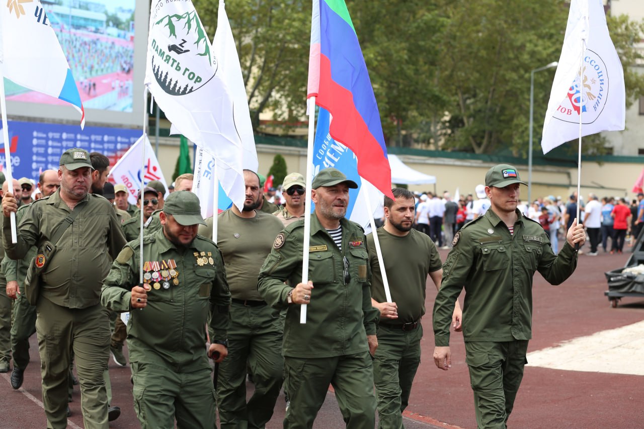 Дагестан примет спортивный фестиваль среди участников СВО Спортивный фестиваль среди участников СВО и членов их семей пройдет 1 ноября на территории ДГПУ Его участники будут состязаться в национальных видах спорта в том числе в таких зрелищных как перетягивание каната Кроме того в спортивной программе участие военнослужащих в испытании норм комплекса ГТО Спортивное мероприятие проводится на призы Главы Дагестана Сергея Меликова