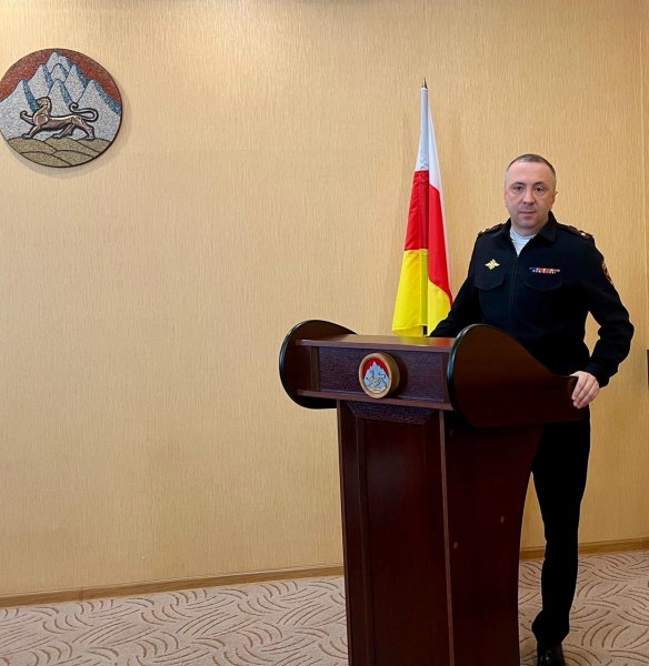 Начальник ОМВД по Пригородному району Заурбек Таймуразович Гагиев отчитался перед депутатами об итогах работы за 2025 год В фокусе борьба с киберпреступностью и IT мошенничеством работа участковых и инспекторов ПДН безопасность дорожного движения и пресечение наркооборота Полковник подчеркнул важность доверия населения и роль Общественного совета как связующего звена с жителями Депутаты единогласно оценили деятельность ОМВД как удовлетворительную и дали ей высокую оценку