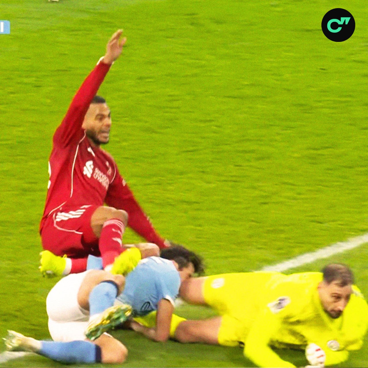 Хусанов получил повреждение в столкновении с Гакпо и Доннаруммой итальянец влетел в Абдукодира коленом в лицо а Коди добавил бутсой по колену Лучший игрок Сити в январе покинул поле из за травмы здоровья   Вся статистика турнира в приложении ГОЛ