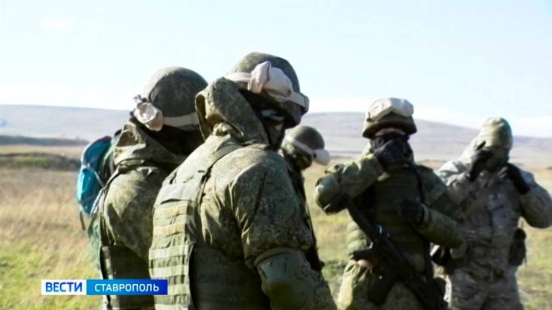 Сбор данных для Книги Памяти о бойцах СВО стартовал на Ставрополье Чтобы внести информацию о вашем герое нужно перейти на сайт проекта добавить фото и заполнить анкету Также данные можно передать через многофункциональные центры Мои документы нашего края музеи и центры по работе с молодежью Это большой проект Как и Книга Памяти фронтовиков он станет частью цифрового архивного наследия нашего народа Он поможет сохранить каждую историю каждую биографию каждую фамилию с уважением и глубокой благодарностью подчеркнул губернатор Владимир Владимиров ГТРК Ставрополье Поддержать нас бустом