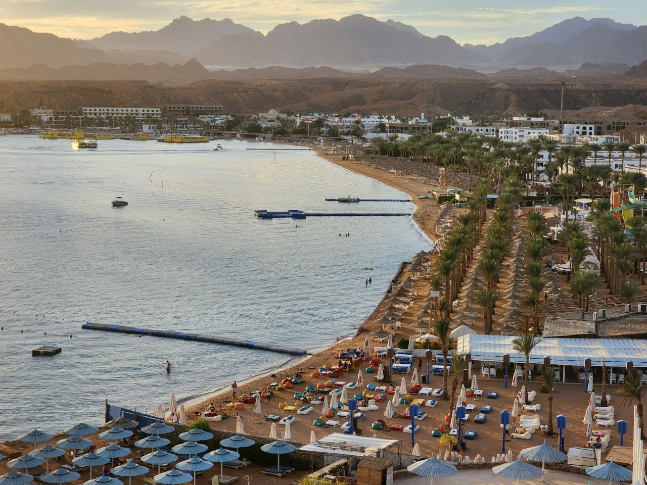 Два туроператора — Pegas Touristik и Coral Travel — объявили о расширении чартерных программ в Египет. С конца августа и начала сентября на курорты будет летать новая авиакомпания Sky Vision Airlines. Интересно, что полеты запланированы на Boeing 737-800, а в парке перевозчика А320 и А321.  Подробности — в материале Profi.Travel.    #египет #шармэльшейх #полетка #туроператоры