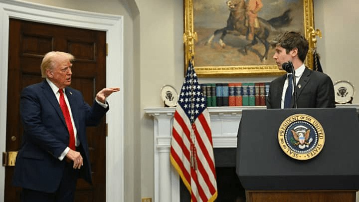 Проект OpenAI, SoftBank и Oracle по строительству дата-центров в США «не может сдвинуться с мёртвой точки», пишет WSJ. Его запуск анонсировал Трамп, вложить в него хотели до $500 млрд в течение четырёх лет, при этом спустя полгода ни один дата-центр так и не построили. По словам источников WSJ, развитие тормозят разногласия между OpenAI и SoftBank vc.ru/ai/2113816