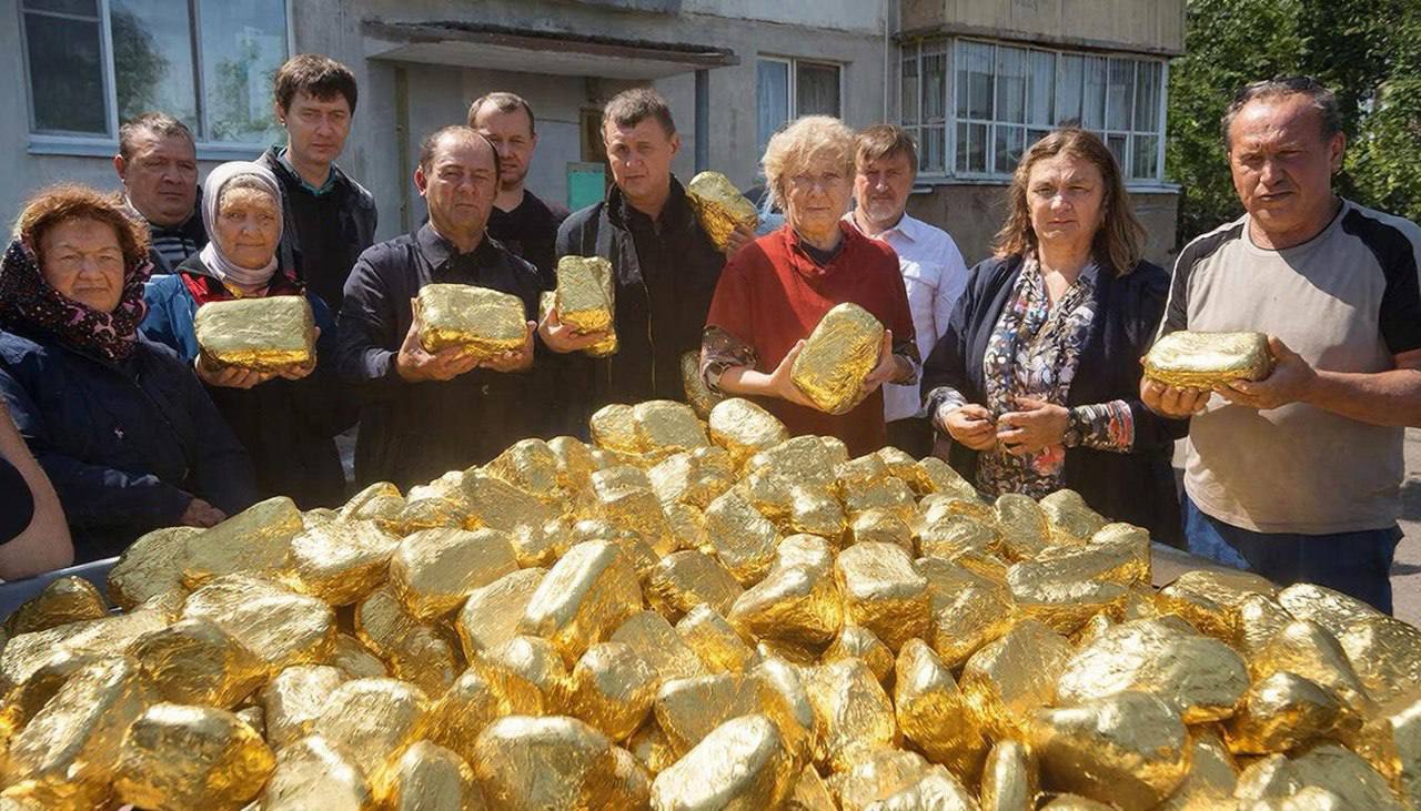 Воронеж занял третье место в России по объёму купленного золота Жители Воронежа потратили на приобретение золота в 2025 году 456 миллионов рублей По объёму купленного драгоценного металла столица Черноземья уступила только Москве и Санкт Петербургу В пересчёте на тысячу жителей в Воронеже пришлось 24 5 грамма золота Подписаться на VRN Град