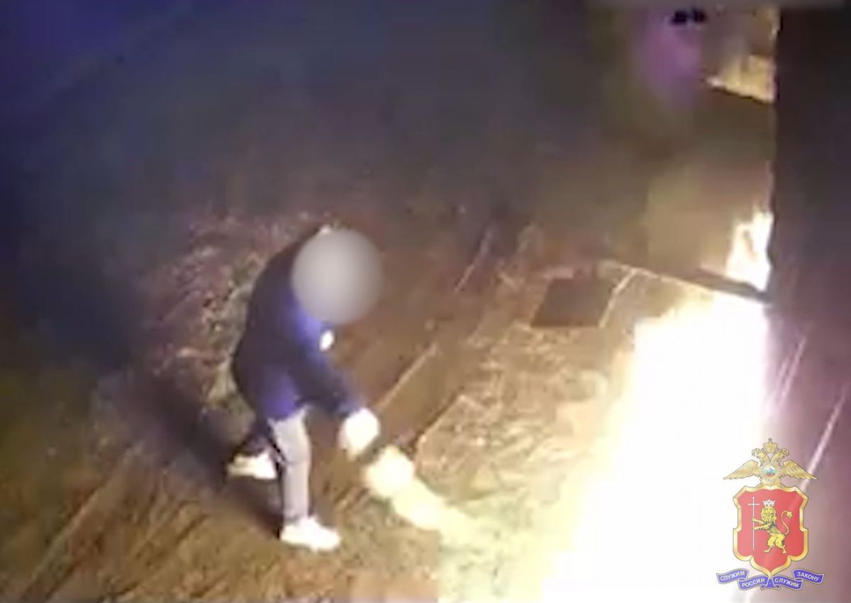 Во Владимирской области направлено в суд уголовное дело о поджоге магазина В Муромском районе молодые люди 18 и 28 лет в вечернее время подошли к магазину, облили стену горючей жидкостью и подожгли. После расследования было возбуждено уголовное дело по ч. 3 ст. 30 и ч.2 ст.167 УК РФ за покушение на уничтожение или повреждение имущества. ↗ Прислать новость Подписаться