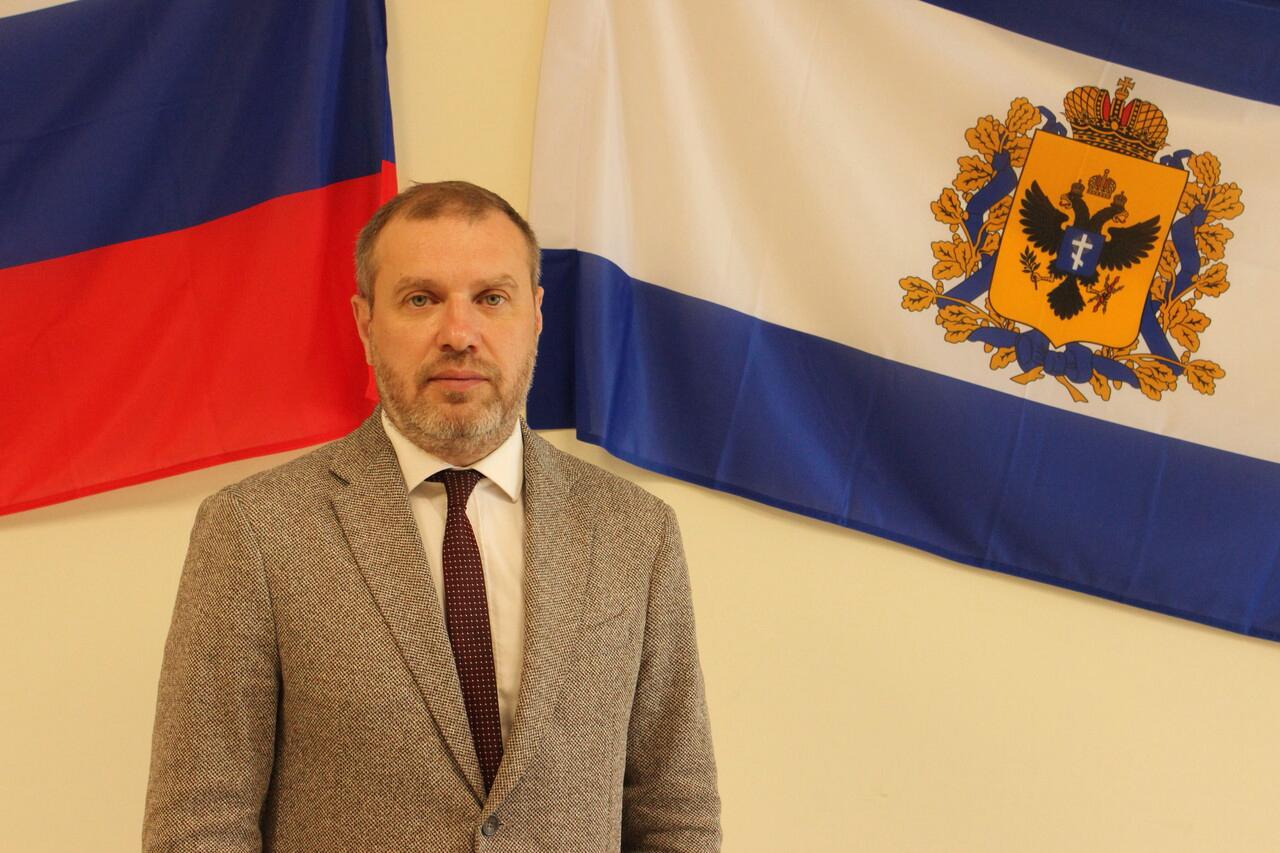 Никита Бородин: Развивая связь, ищем нестандартные решения Развитие связи — одна из ключевых задач региональных властей. При этом украинские боевики мешают ее выполнению, регулярно атакуя телефонные станции и рабочих, которые их строят. О новой IP-телефонии, искусственном интеллекте, как «Русский мир» побеждает «Горыныча» и сколько базовых станций будет построено в этом году, в интервью Херсонскому агентству новостей рассказал министр цифрового развития и массовых коммуникаций Никита Бородин