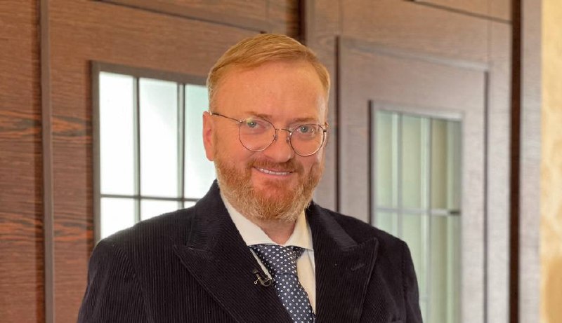 Новая идея от Милонова  Депутат предложил разрешить строительство бань в квартирах   Депутат Милонов предложил разрешить делать парные в квартирах многоквартирных домов. Он считает, что Минстрой может разработать такие правила, чтобы баня стала такой же обычной частью жизни, как ванна или душ.     Милонов отметил, что посещение бани помогает укрепить иммунитет и отдохнуть от повседневных забот.    Он также предложил включить традиционную русскую баню и парение в список нематериального культурного наследия страны.   Источник: тг-канал «Блокнот»  18+