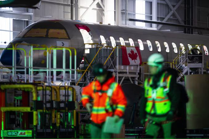 Трамп заявил что отзывает сертификацию со всех самолетов произведенных в Канаде и пригрозил ввести 50 процентную пошлину на эти самолеты до тех пор пока американские самолеты Gulfstream не получат сертификацию в Канаде Наш канал в MAX