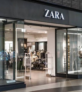 Генеральный директор компании Inditex, владеющей брендами Zara, Massimo Dutti, Bershka и Pull & Bear, сообщил, что в настоящее время нет подходящих условий для возвращения данных брендов в Россию. Также он прокомментировал появление бренда Maag, который позиционируется как российская альтернатива Zara и предлагает продукцию, практически идентичную ассортименту Zara, от тех же поставщиков: «У нас работают поставщики, и мы никогда не стремимся к эксклюзивным отношениям с ними. Таким образом, они сотрудничают как с нами, так и с другими участниками рынка. Дополнительно комментировать это мы не будем», — отметил Масейрас.
