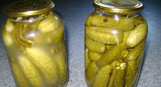 Пять человек заразились ботулизмом в Новой Москве после употребления домашних солений По данным медиков все заболевшие из одной семьи Опасные овощи они приобрели в Коммунарке Уже вскоре после ужина родственники почувствовали недомогание и обратились за помощью Пострадавших доставили в больницу в тяжёлом состоянии Сейчас они находятся в реанимации врачи подключили их к аппаратам искусственной вентиляции лёгких