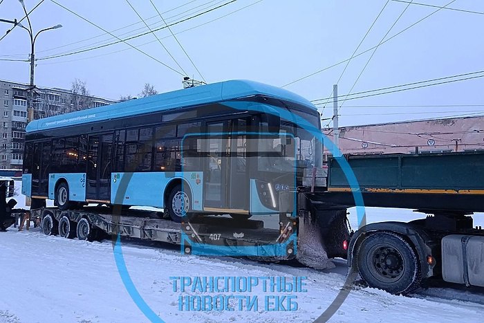 Первые троллейбусы от уфимского завода прибыли на обкатку в Екатеринбург В Екатеринбурге в Орджоникидзевское троллейбусное депо на обкатку прибыли первые два троллейбуса модели УТТЗ 6241 Горожанин Об этом накануне 1 февраля сообщил Telegram канал Транспортные новости ЕКБ Первые машины отправятся в путь с пассажирами уже совсем скоро после окончания водителями стажировки На каких маршрутах новые подвижные единицы будет проходить обкатку пока неизвестно Всего производитель Уфимский трамвайно троллейбусный завод УТТЗ планирует до конца весны поставить в Екатеринбург 55 машин Их распределят по 9 городским маршрутам Напомним конкурс на поставку 50 троллейбусов мэрия Екатеринбурга объявила в сентябре uralweb ru