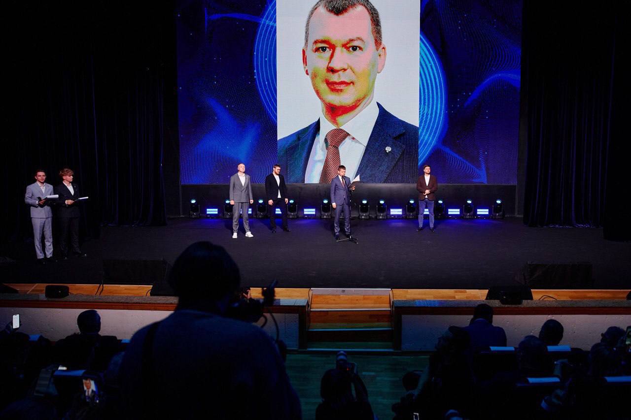 Масштабное событие студенческого спорта проходит прямо сейчас в Москве В РЭУ им Г В Плеханова состоялось торжественное открытие Международного форума Буря и Всероссийского форума студенческих спортивных клубов Мероприятия проходят при мощной поддержке Минспорта России Минобрнауки России Российского студенческого спортивного союза АССК России Форум Буря станет площадкой для обмена опытом генерации новых идей и выработки эффективных стратегий способствующих вовлечению студентов в занятия физической культурой и спортом прокомментировал Министр спорта России президент ОКР Михаил Дегтярёв Не упустите шанс стать частью этих важных событий Смотрите прямую трансляцию Лига вузов спорта