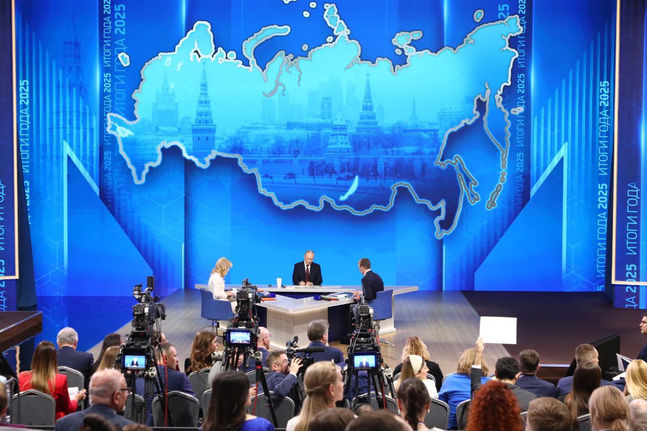 Владимир Путин о российско китайских отношениях Президент отметил что сотрудничество России и Китая развивается в науке гуманитарной сфере технологиях космосе и военной области и является важным фактором мировой стабильности Потенциал Вологодской области был представлен в ноябре на VI Российско Китайском бизнес форуме в Сиане одной из ключевых площадок прямого диалога с китайским бизнесом и органами власти В мероприятии участвуют около 500 человек Китай остаётся безусловным приоритетом во внешнеэкономической политике региона Фото Даниила Зинченко