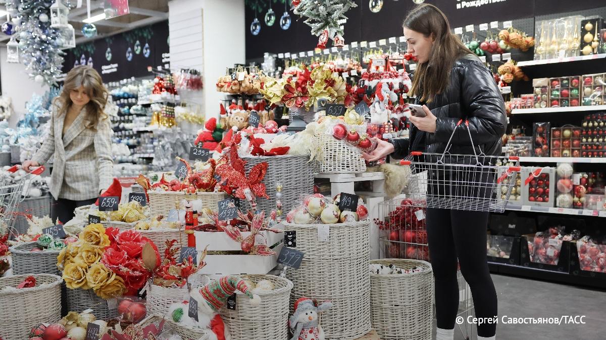 Пик посещаемости в торговых центрах Москвы придется на неделю перед Новым годом, сообщил ТАСС вице-президент СТЦ Павел Люлин.     / Москва