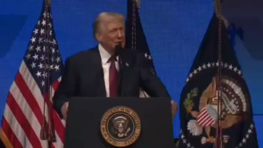 Трамп анонсировал планы по превращению США в биткоин суперкриптостолицу и удвоению мощностей электроэнергии для ИИ