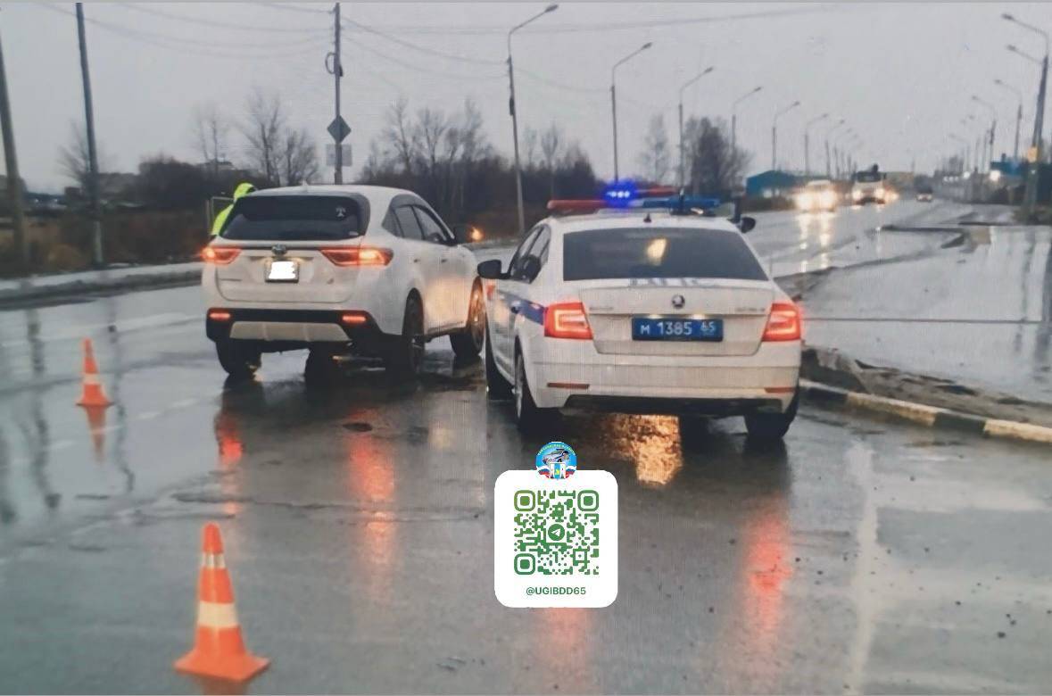 В Южном сбили пешехода   36-летний водитель, управляя автомобилем «Toyota Harrier», двигаясь в южном направлении по ул. Железнодорожной совершил наезд на 39-летнего мужчину, который переходил дорогу вне пешеходного перехода в зоне его видимости.    В результате ДТП пешеход получил телесные повреждения.