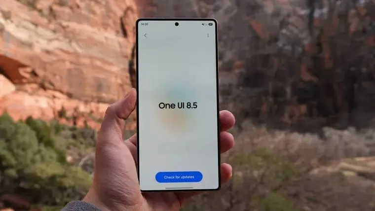 One UI 8 5 для Galaxy S25 может выйти уже в конце апреля По свежей утечке Samsung наконец близка к выпуску стабильной One UI 8 5 для серии Galaxy S25 после unusually долгого цикла тестирования По ранним данным стабильную One UI 8 5 для Galaxy S25 S25 и S25 Ultra могут выпустить 30 апреля в Южной Корее Если Samsung сохранит привычный темп глобальное распространение может начаться уже в первых числах мая История выглядит правдоподобно ещё и потому что бета тест у серии действительно затянулся сильнее обычного Ранее появлялись данные что Samsung может выпустить до 10 бета сборок перед финальным релизом Сама компания уже официально расширила программу One UI 8 5 Beta на другие устройства так что финал для Galaxy S25 действительно выглядит всё ближе Но важно что конкретно дата 30 апреля пока идёт именно из утечки а не из официального графика Samsung Если срок подтвердится владельцы Galaxy S25 наконец получат стабильную прошивку после unusually длинного ожидания Станет конкурентом для OriginOC или как всегда по самсунговски будет Жмите обсудим Наши каналы Sаmsung Тeлeфoны