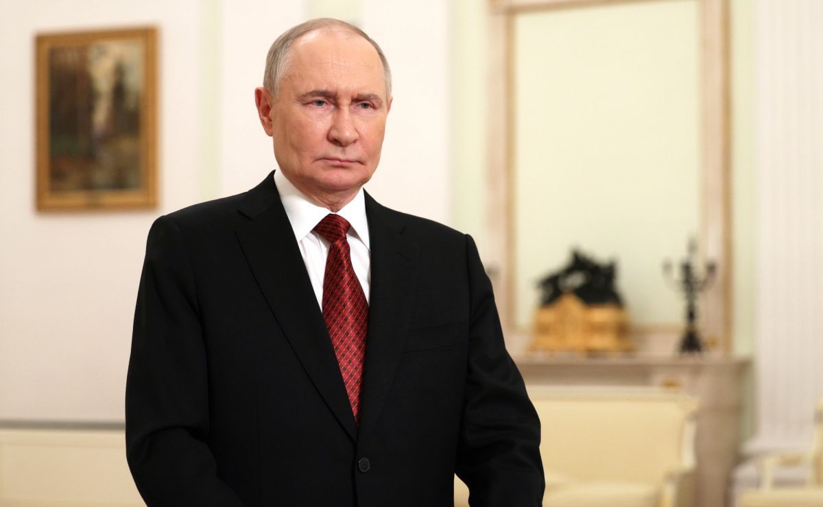 Путин с Текслером обсудил строительство нового аэропорта Глава государства обсудил с челябинским губернатором Алексеем Текслером строительство нового аэропорта. Речь шла о воздушной гавани в Магнитогорске Подписаться ↗ Обратная связь