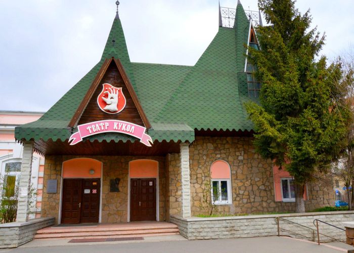 Челябинский театр кукол имени Валерия Вольховского к своему юбилею покажет спектакль во время которого зрители увидят наиболее значимые события происходившие в стране и театре за прошедшие 90 лет
