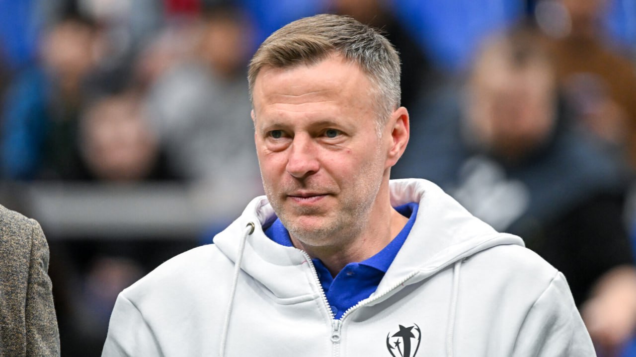 Президент Динамо Махачкалы прокомментировал слухи о том что команду может возглавить Андрей Каряка Мы рассматриваем Каряку не на пост главного тренера а в тренерский штаб Пополнит он штаб или нет будет зависеть от нового главного тренера сказал Матч ТВ Гаджи Гаджиев news matchtv Денис Бушковский Матч ТВ