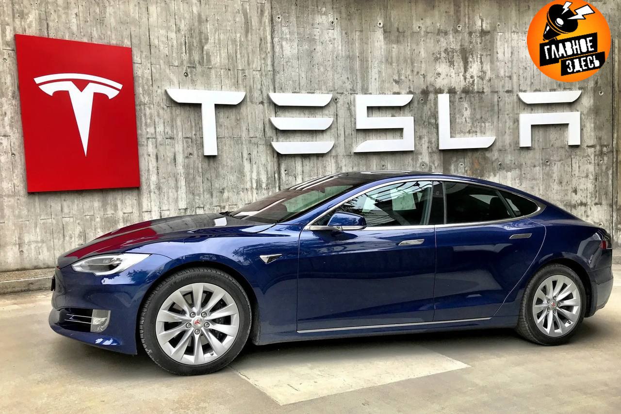 Tesla впервые в истории уступила лидерство по продажам электромобилей в ЕС На первое место вышла китайская BYD. Она вошла в десятку лучших брендов транспортных средств с электрическим двигателем по продажам в Европе в прошлом месяце, тогда как Tesla оказалась на одиннадцатой строчке. Продажи американских электромобилей, напротив, обвалились почти на 50%, сообщает Bloomberg. Главное — здесь. Подписывайтесь!