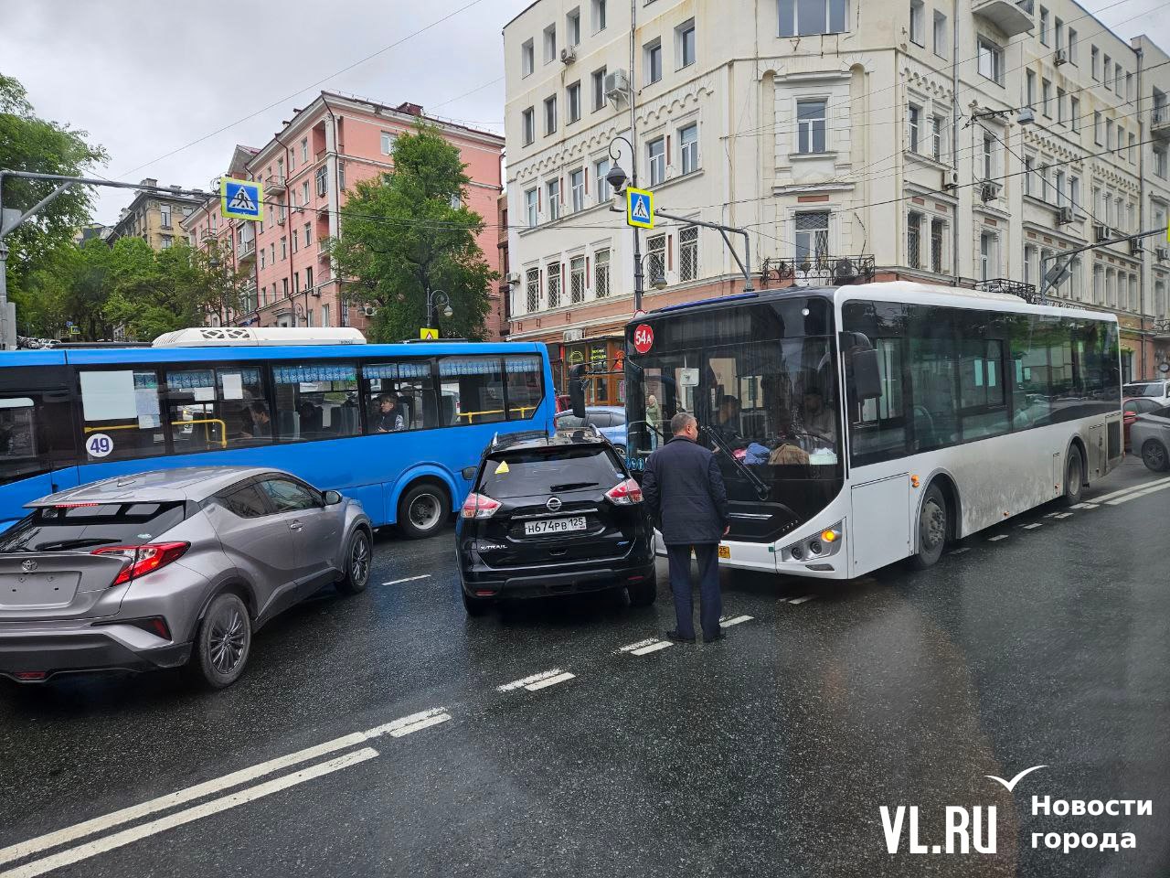 На перекрёстке Светланской и Уборевича произошло ещё одно ДТП за сегодня.